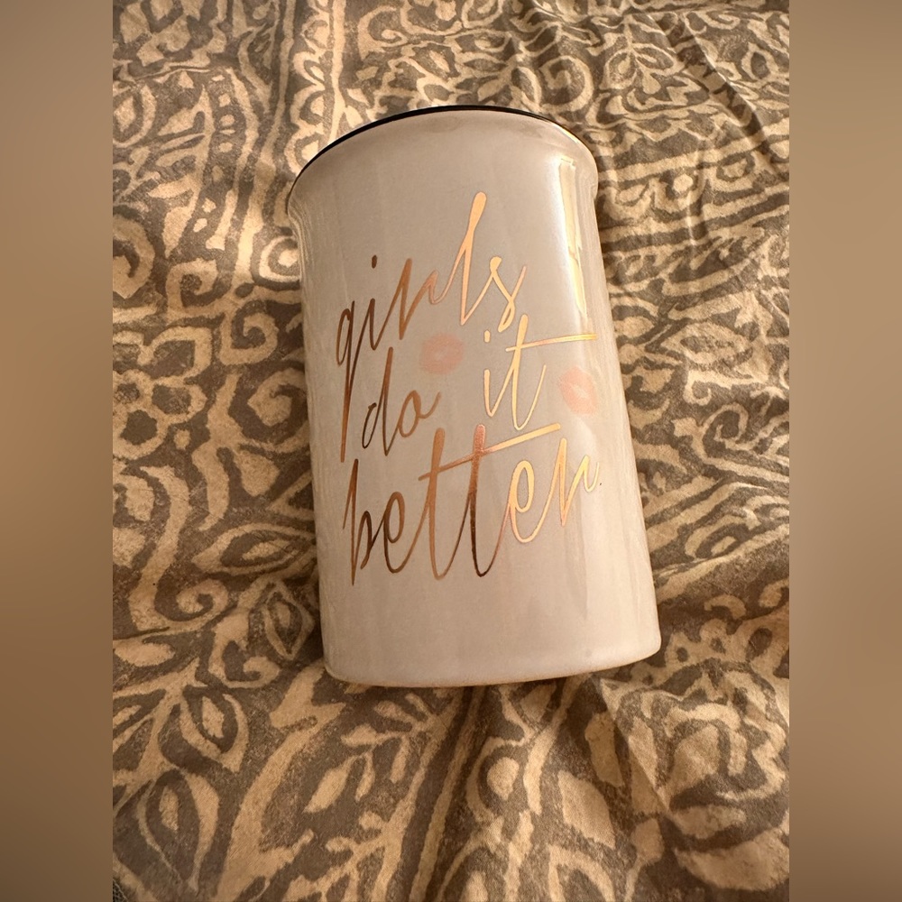 Makeup Brush Holder.